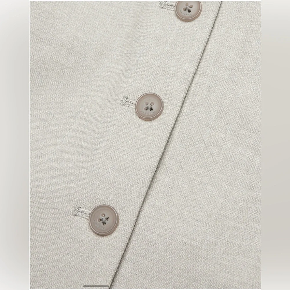 Babaton
Deniro Vest - (Re)ssential - Picture 4 of 6